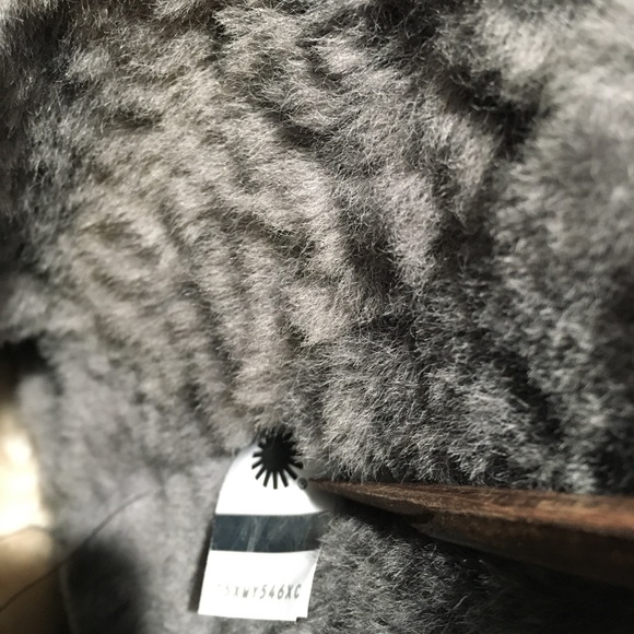 UGG Classic Short II Boots -Grey Twinface Sheepskin -Women’s US 11 -NEW - Picture 8 of 9